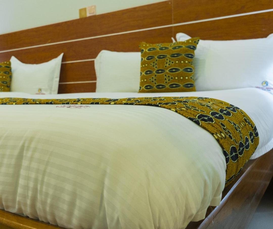 فندق Ambrosia Heights عنتيبي المظهر الخارجي الصورة