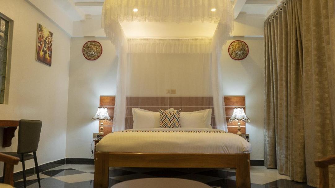 فندق Ambrosia Heights عنتيبي المظهر الخارجي الصورة